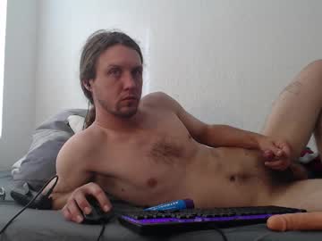 Daveecrusher Chaturbate stream image from March 04, 2025
