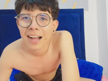 Zyan_Laurent Chaturbate stream image from March 04, 2025