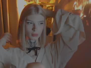 Hotchubently Chaturbate stream image from March 05, 2025