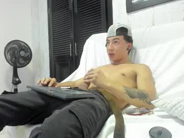 Mitchell_Owens Chaturbate stream image from March 05, 2025