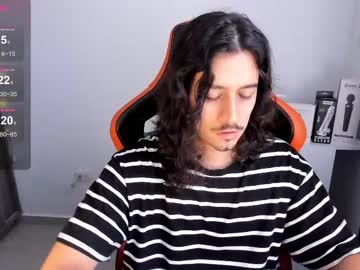 Alexfloreszzz Chaturbate stream image from March 05, 2025