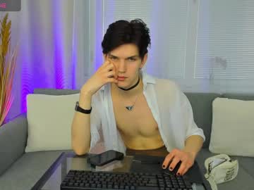 Troybrownn Chaturbate stream image from March 05, 2025