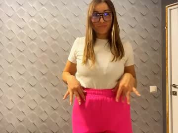 Lynettedainty Chaturbate stream image from March 05, 2025