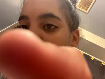 Poundtowncouple77 Chaturbate stream image from March 05, 2025
