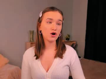 Lucyswift Chaturbate stream image from March 05, 2025