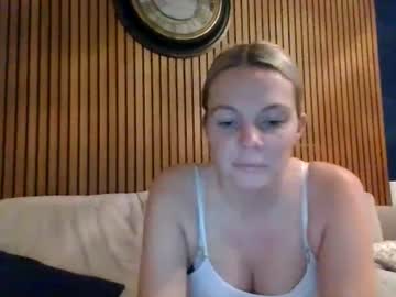 03riseri2 Chaturbate stream image from March 06, 2025