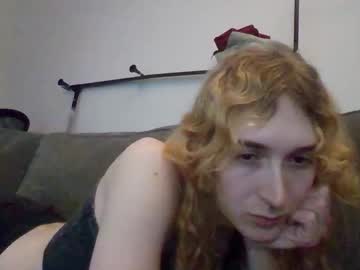 Girlw0rm Chaturbate stream image from March 06, 2025