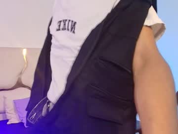Oreon_Tay Chaturbate stream image from March 06, 2025