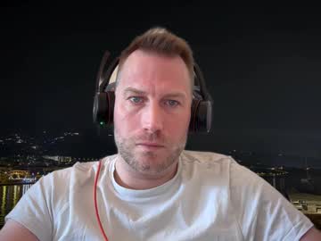Chris2021x Chaturbate stream image from March 06, 2025