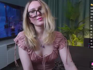 Loisgrine Chaturbate stream image from March 06, 2025
