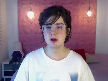 Kun_Clove Chaturbate stream image from March 07, 2025