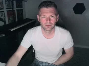 Bigbaddbulll Chaturbate stream image from March 07, 2025