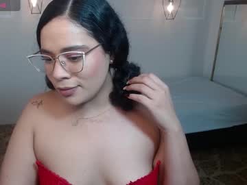 Lunabella4 Chaturbate stream image from March 07, 2025