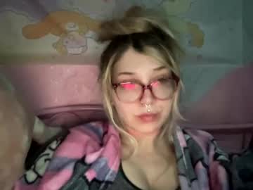 Spookysanrihoe Chaturbate stream image from March 07, 2025