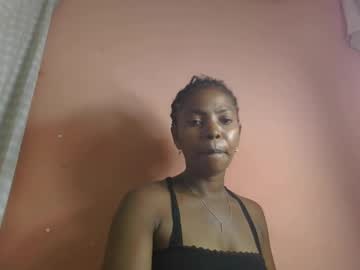 Sweetsylviah Chaturbate stream image from March 07, 2025