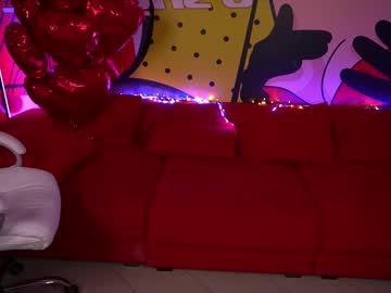 Elaraglobe Chaturbate stream image from March 07, 2025