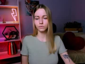 Violett_Shy Chaturbate stream image from March 07, 2025