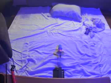 Crisslutts Chaturbate stream image from March 07, 2025