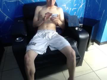 Dumbito73 Chaturbate stream image from March 08, 2025