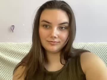 Dreamybllushfary Chaturbate stream image from March 08, 2025