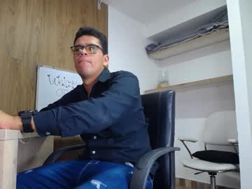 Edwar_James Chaturbate stream image from March 08, 2025