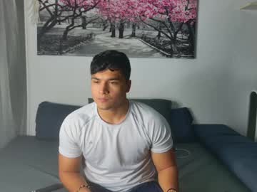 Octavio_Quinn Chaturbate stream image from March 08, 2025