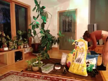 Hatchet_And_Fox Chaturbate stream image from March 09, 2025