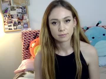 Minakarina Chaturbate stream image from March 09, 2025