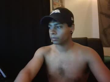 Waffleselmapache Chaturbate stream image from March 09, 2025