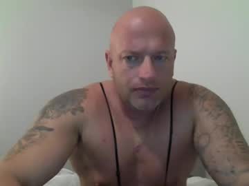 Kinksub4use Chaturbate stream image from March 09, 2025