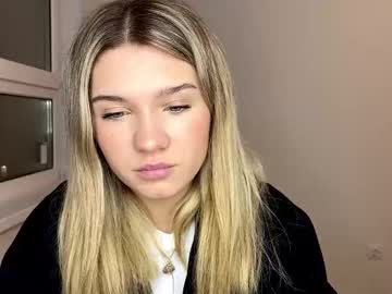Ilona_Belle Chaturbate stream image from March 09, 2025