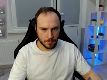 Q___Q____Q Chaturbate stream image from March 09, 2025