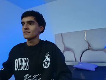 Oreon_Tay Chaturbate stream image from March 09, 2025