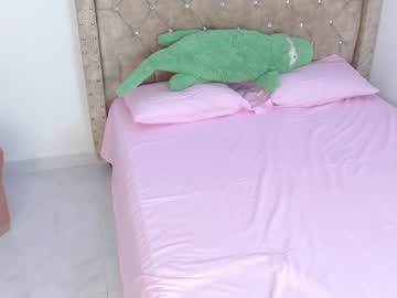 Zoe_Cute04 Chaturbate stream image from March 10, 2025