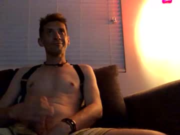 Hunkybrewster81 Chaturbate stream image from March 10, 2025