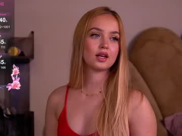 Elysawetxx Chaturbate stream image from March 10, 2025