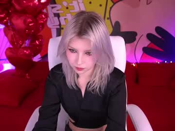 Selenairis Chaturbate stream image from March 10, 2025