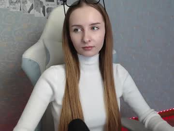 Cutticrystal Chaturbate stream image from March 11, 2025