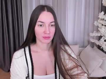 Milaleall Chaturbate stream image from March 11, 2025