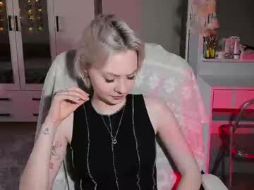 Ellales Chaturbate stream image from March 11, 2025