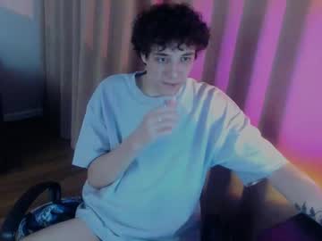 Ohmygodyoshi Chaturbate stream image from March 11, 2025
