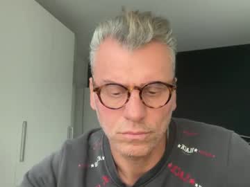 Bonnieclydehot Chaturbate stream image from March 11, 2025
