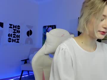 Eva_Mooniie Chaturbate stream image from March 11, 2025