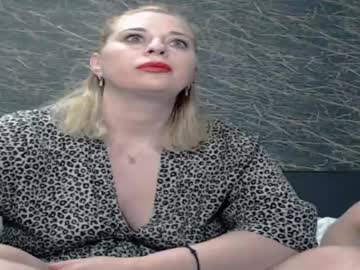 2amazingtits Chaturbate stream image from March 11, 2025