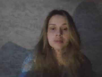 Kiki_18new Chaturbate stream image from March 11, 2025
