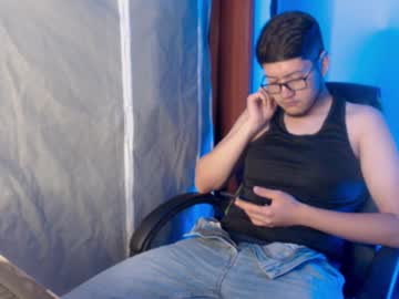 Leos_Room Chaturbate stream image from March 11, 2025