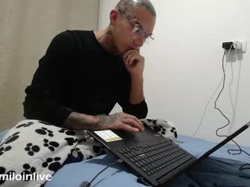 Camiloinlive Chaturbate stream image from March 12, 2025