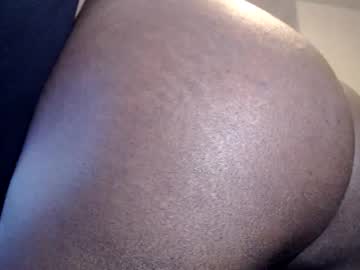 Dumptruckking Chaturbate stream image from March 12, 2025