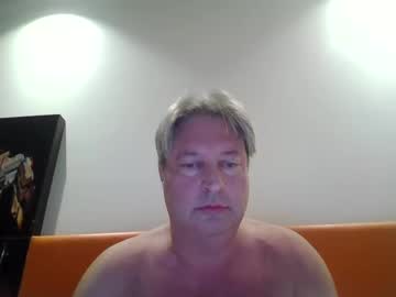 Tonihsiu1 Chaturbate stream image from March 12, 2025