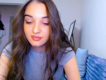 Yourdreammary Chaturbate stream image from March 12, 2025